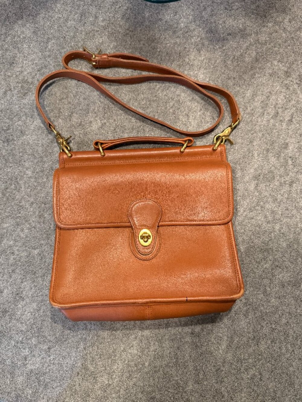 Vintage Coach British Tan Leather Crossbody Messenger Bag Brass Hardware USA